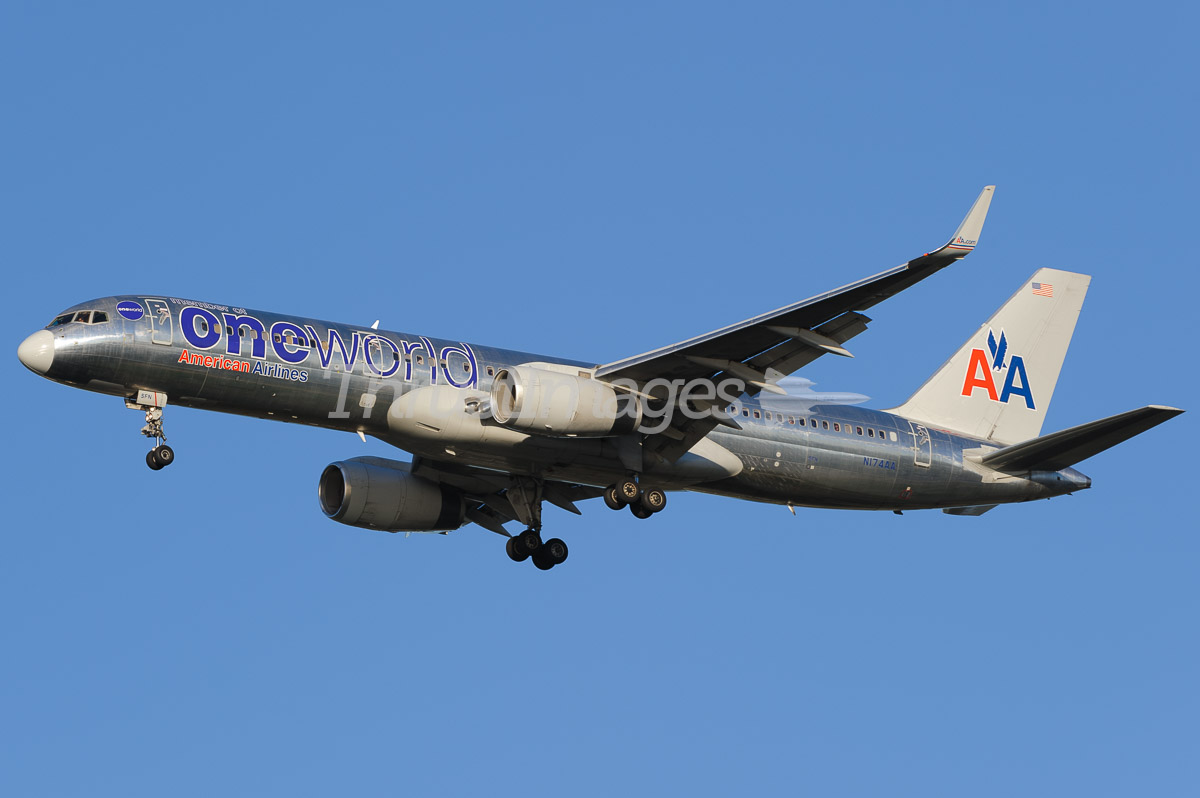 Boeing 757-223 N174AA / 5FN (cn 31308/998)